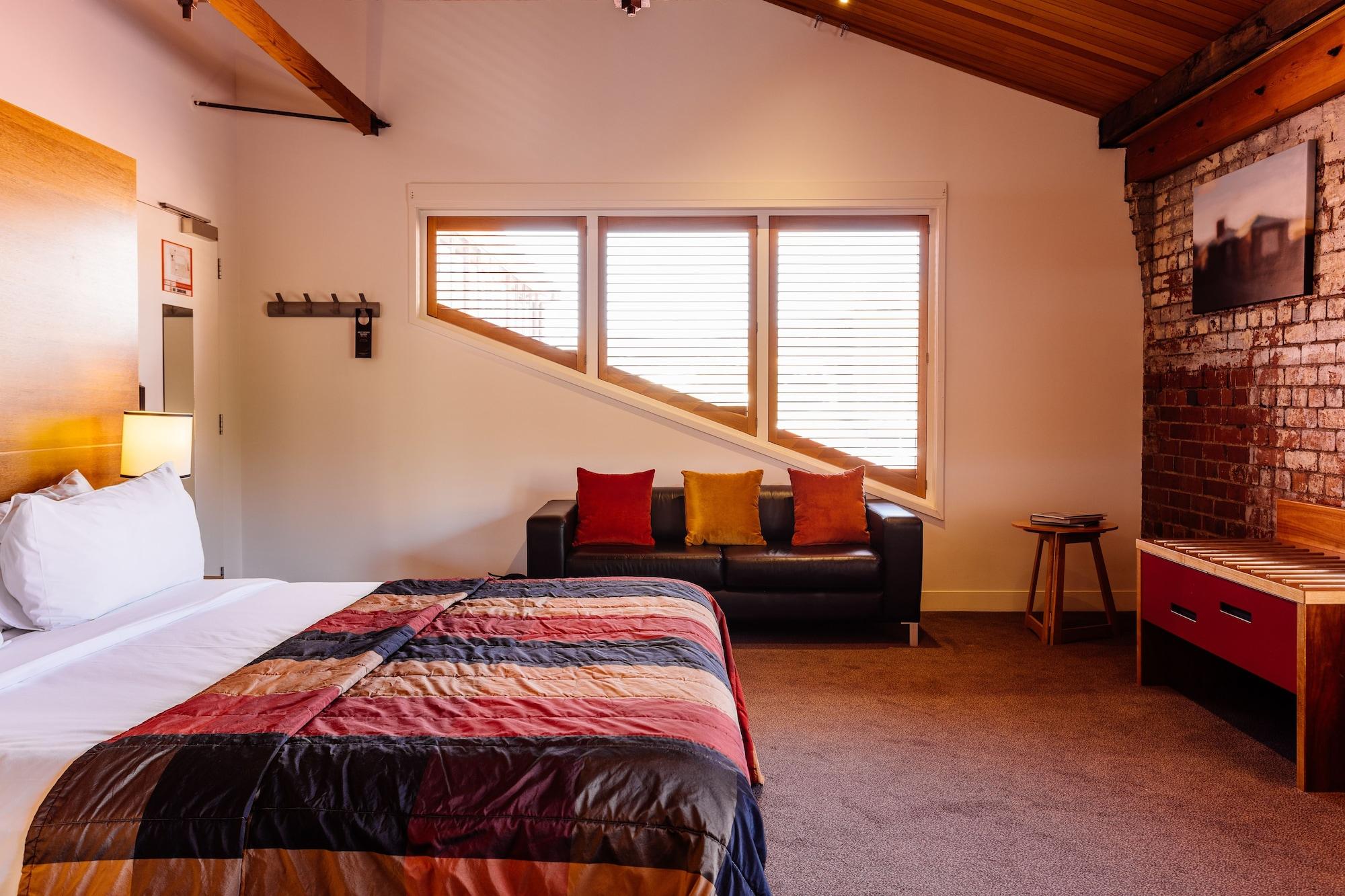 The Henry Jones Art Hotel Hobart Buitenkant foto A room at the hotel