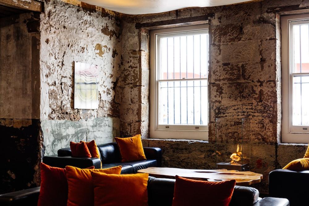 The Henry Jones Art Hotel Hobart Buitenkant foto The interior of the Old Dispensary