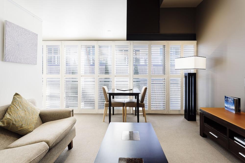 The Henry Jones Art Hotel Hobart Buitenkant foto Interior shutters