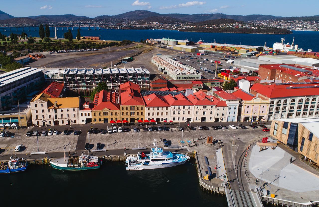 The Henry Jones Art Hotel Hobart Buitenkant foto Aerial view of the Port of Devonport